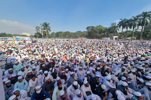সোহরাওয়ার্দী উদ্যানে আন্তর্জাতিক খতমে নবুওয়ত মহাসম্মেলন চলছে, যোগ দিয়েছেন ৫ দেশের আলেম-ওলামারা
