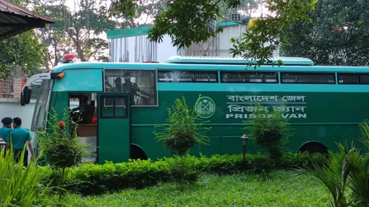 মানবতাবিরোধী অপরাধ: ট্রাইব্যুনালে ১৩ সেনা কর্মকর্তা