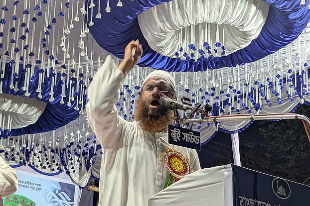 সম–অধিকারের ভিত্তিতে রাজনৈতিক সমঝোতা করতে চাইলে স্বাগত জানাই: মামুনুল হক