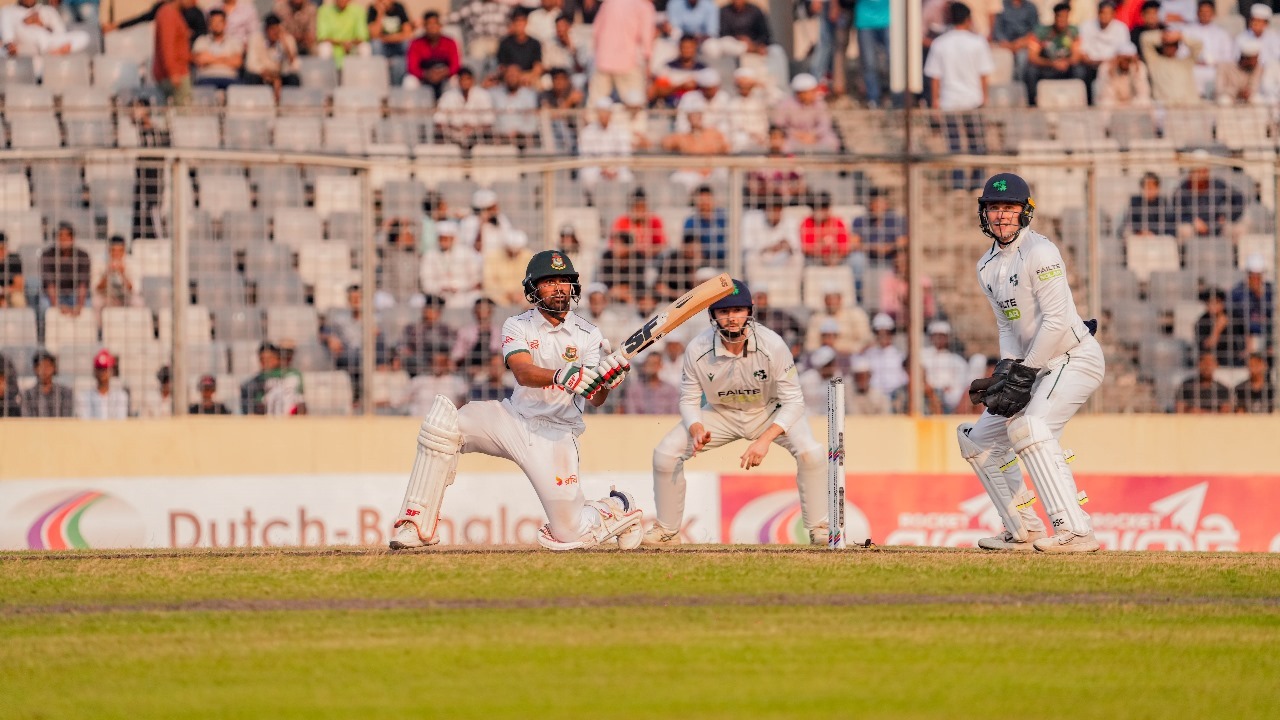 ক্রিকেট-ফুটবলের রোমাঞ্চ অপেক্ষায় আজ