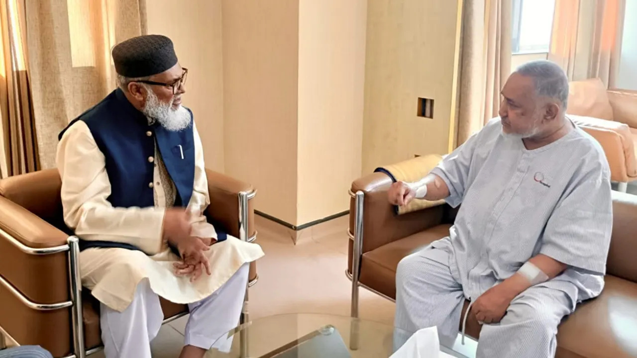 ডা. তাহেরকে দেখতে হাসপাতালে ধর্ম উপদেষ্টা