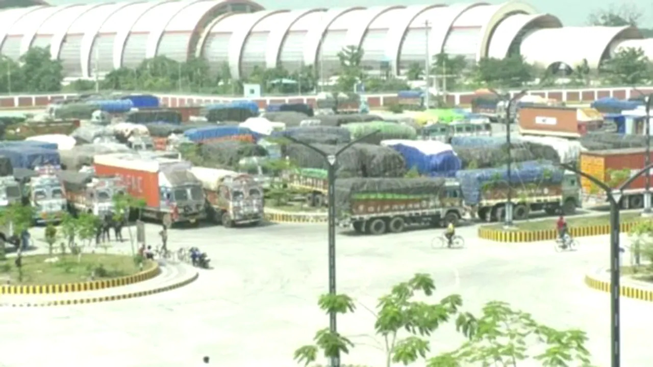 বেনাপোল দিয়ে ভারতের সঙ্গে কমেছে আমদানি-রফতানি বাণিজ্য