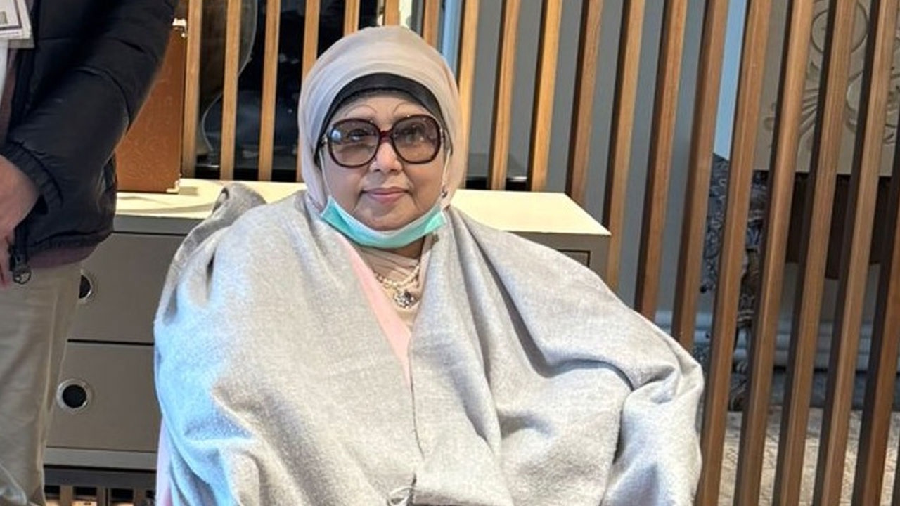 খালেদা জিয়ার জন্য চীনা চিকিৎসক দল ঢাকায়