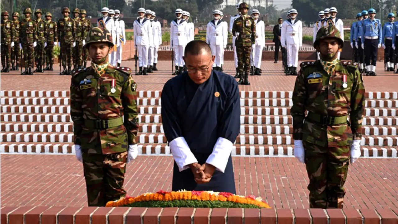 জাতীয় স্মৃতিসৌধে ভুটানের প্রধানমন্ত্রীর শ্রদ্ধা