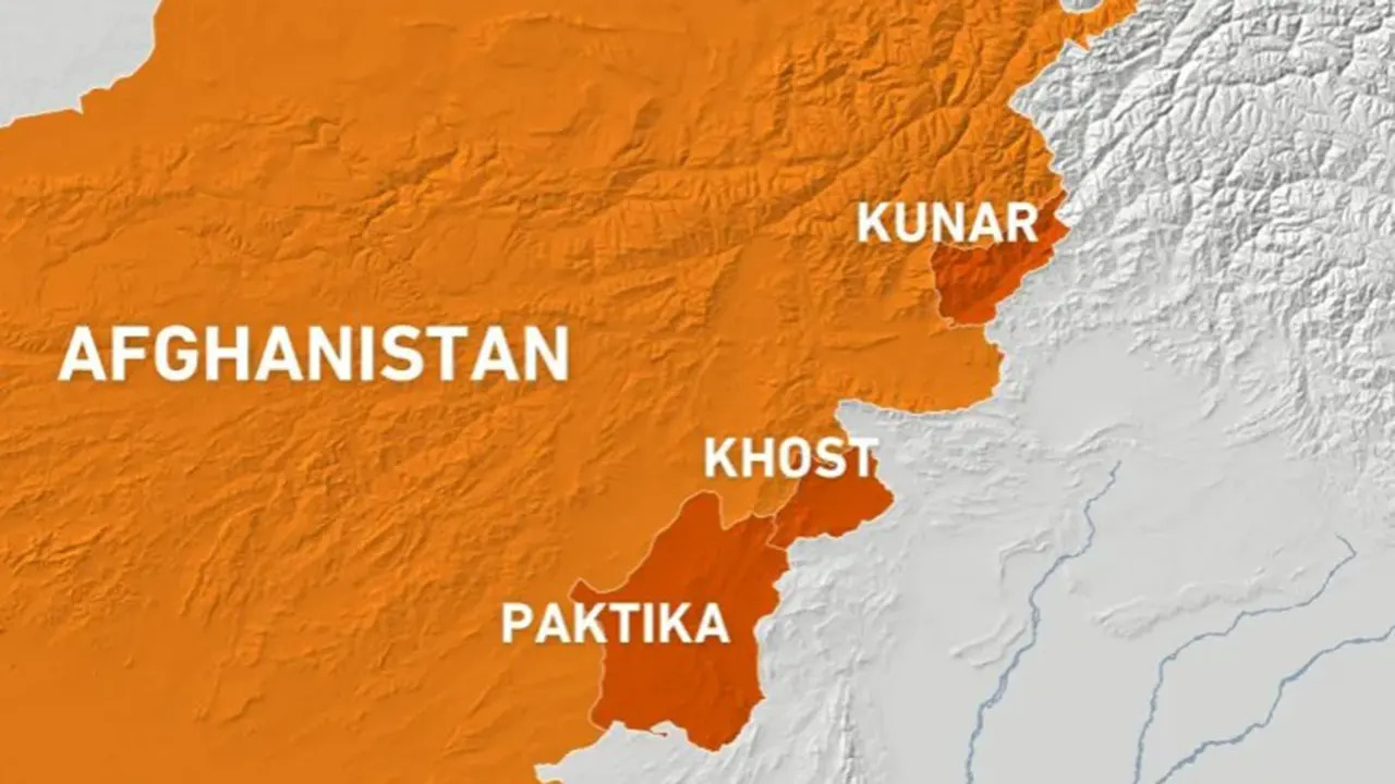 আফগানিস্তানে পাকিস্তানের বিমান হামলায় নিহত ১০